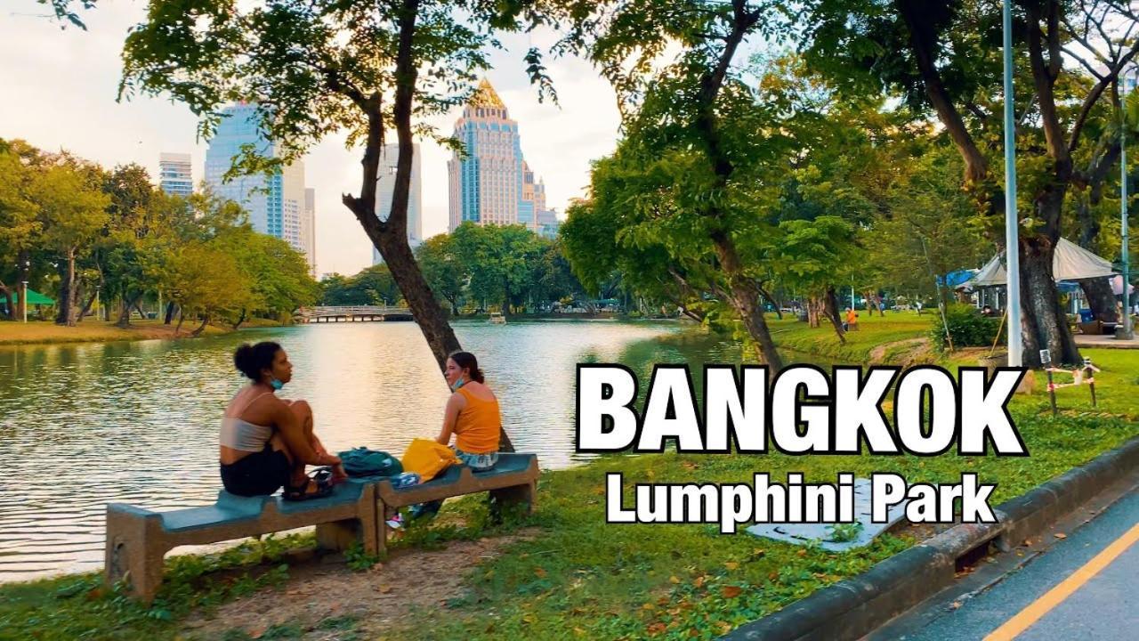 Silom Guesthouse Bangkok Bagian luar foto