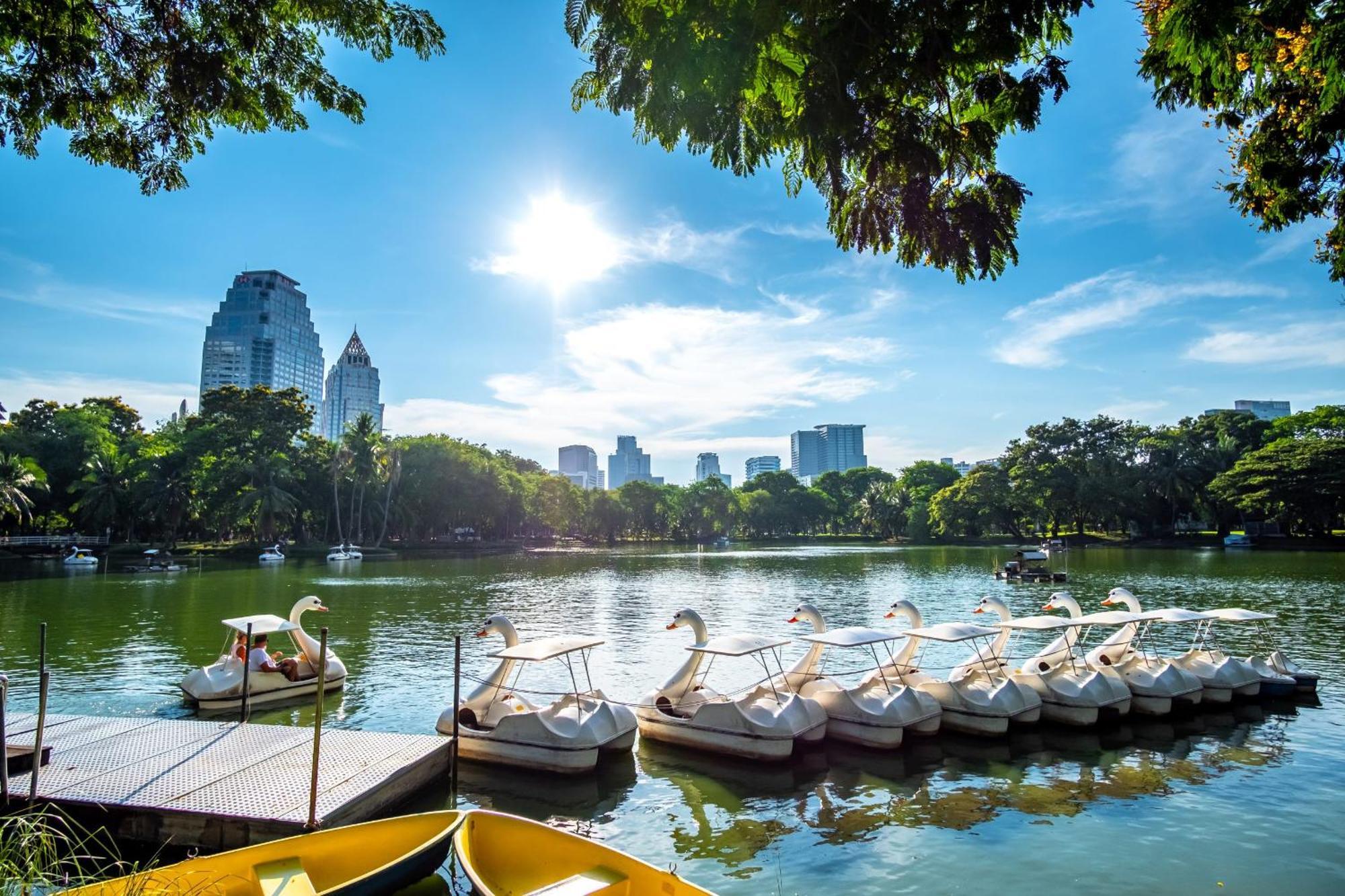 Silom Guesthouse Bangkok Bagian luar foto