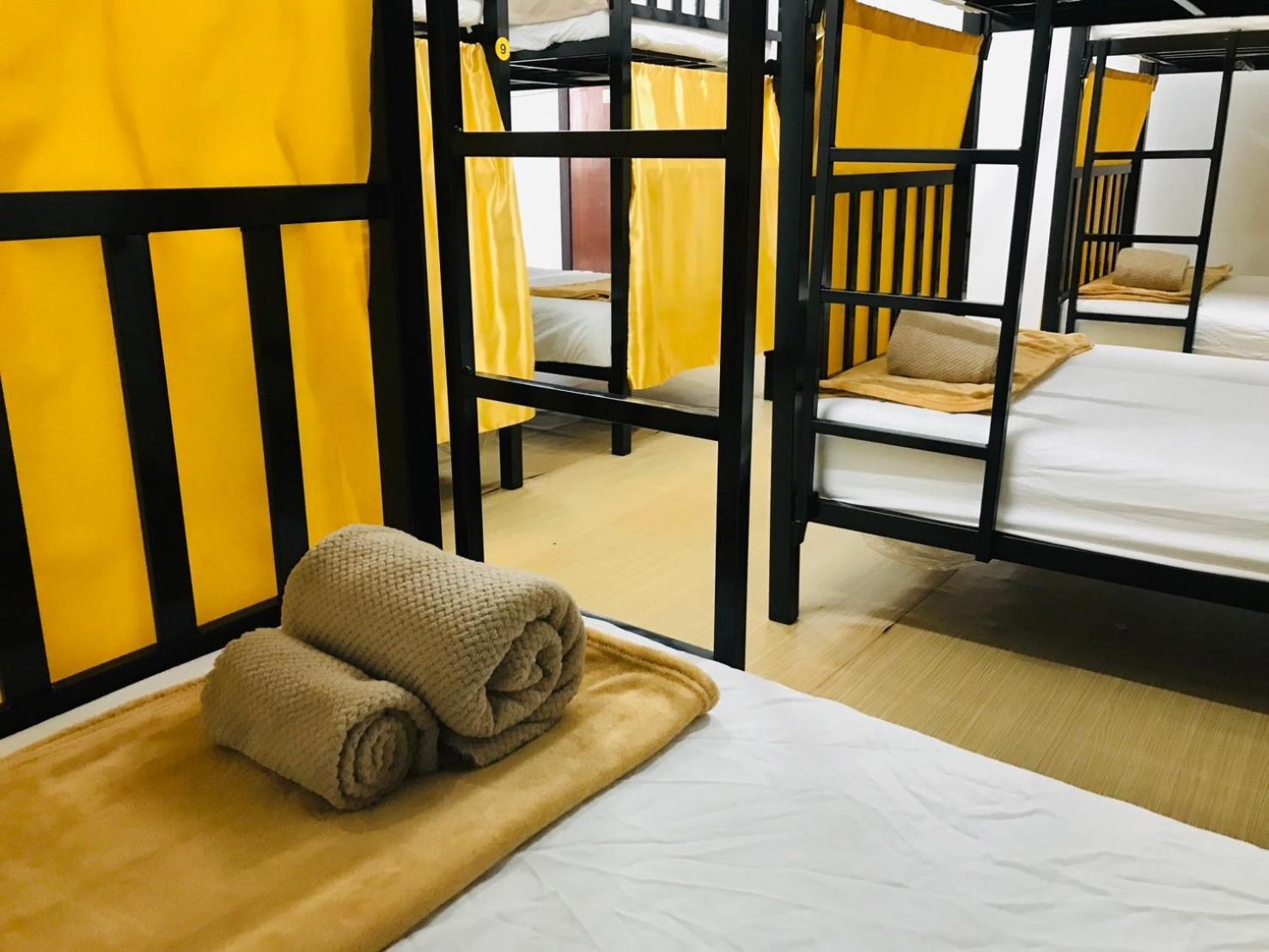 Silom Guesthouse Bangkok Bagian luar foto